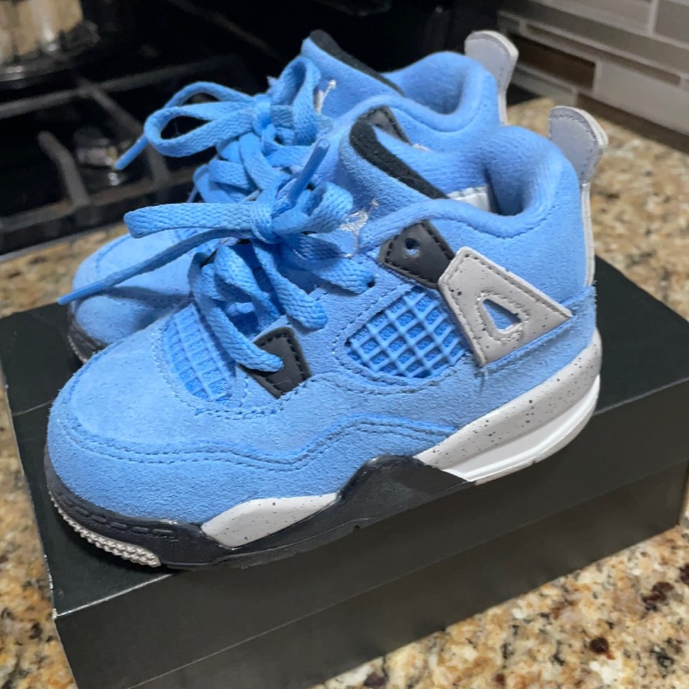 Jordan 4 retro size 6c